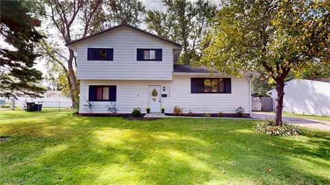 7386 Primrose Dr, Mentor On The Lake, OH 44060