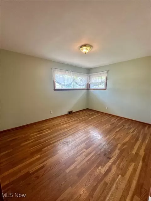 1660 Dennis Dr, Wickliffe, OH 44092 photo 9