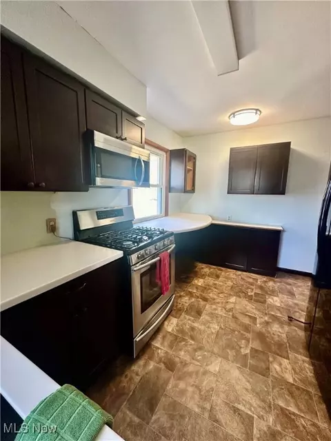 1660 Dennis Dr, Wickliffe, OH 44092 photo 5