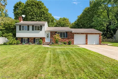 1355 Homesite Dr, Stow, OH 44224