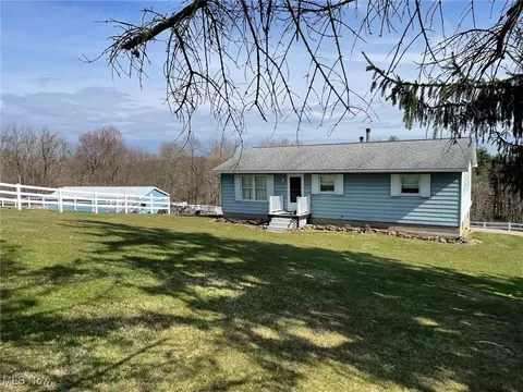 2703 Bloomfield Rd, Cambridge, OH 43725