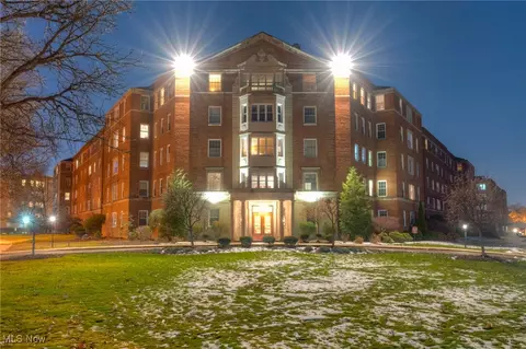 13800 Fairhill Rd, Cleveland, OH 44120