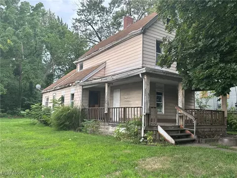 906 E Buchtel Ave, Akron, OH 44305