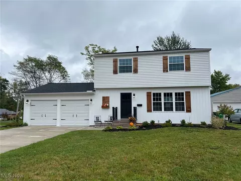 301 Sylvia Dr, Chardon, OH 44024