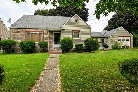 1215 Lindsay Ave, Akron, OH 44306