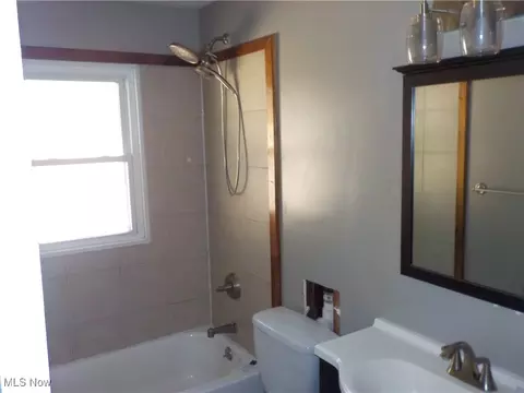 Bath - 625 Delaware Ave, Elyria, OH 44035 photo 2 of 2