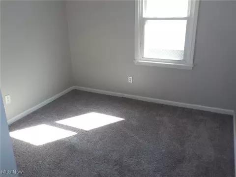 Bedroom - 625 Delaware Ave, Elyria, OH 44035 photo 1 of 1