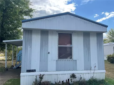 8021 Manchester Ave SW #19, Navarre, OH 44662