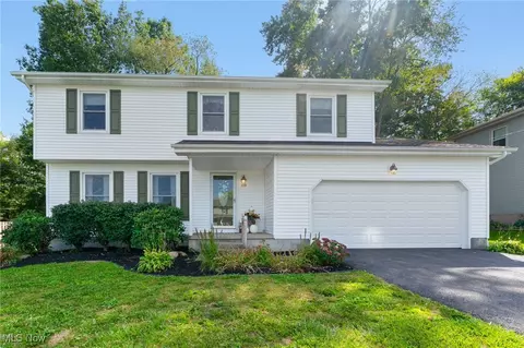 659 Dorchester Dr, Hubbard, OH 44425