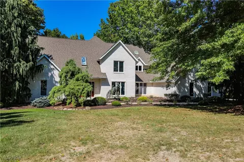 1131 Lake Martin Dr, Kent, OH 44240