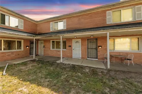 4889 Banbury Ct #7, Warrensville Heights, OH 44128