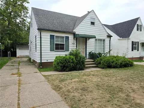 19700 Libby Rd, Maple Heights, OH 44137