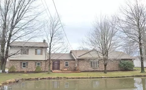 8571 Hitchcock Rd, Youngstown, OH 44512
