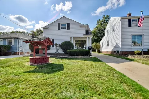 1132 Lander Rd, Mayfield Heights, OH 44124