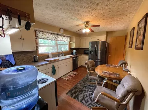 1402 Mcdowell St NE, Canton, OH 44721 photo 5