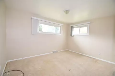 Bedroom - 327 Overlook Blvd, Struthers, OH 44471 photo 1 of 5