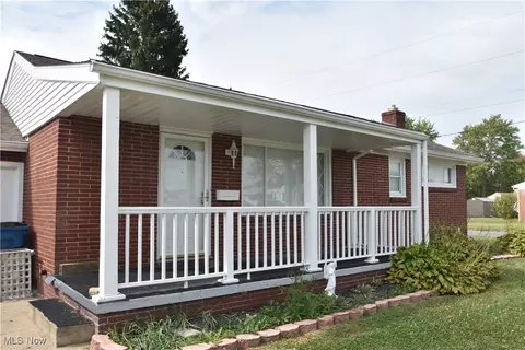 Exterior - 327 Overlook Blvd, Struthers, OH 44471 photo 2 of 4