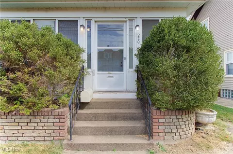 220 Broad Ave NW, Canton, OH 44708 photo 4
