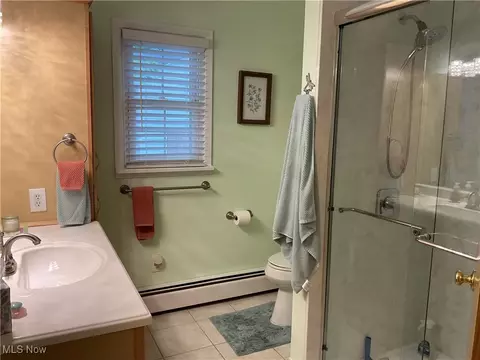 Bath - 2655 Burlingham Dr, Ashtabula, OH 44004 photo 1 of 3