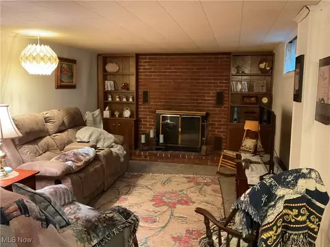Living - 2655 Burlingham Dr, Ashtabula, OH 44004 photo 2 of 2