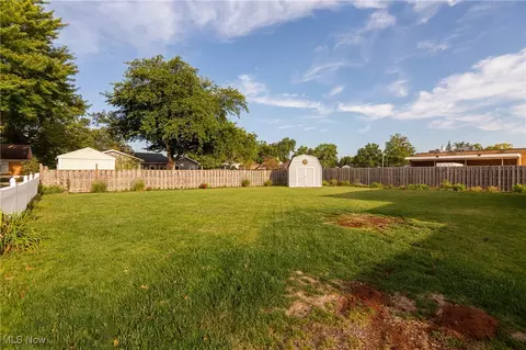 2490 Struhar Dr, Rocky River, OH 44116 photo 4
