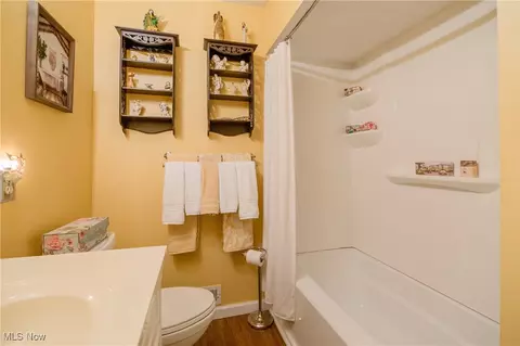 2490 Struhar Dr, Rocky River, OH 44116 photo 18