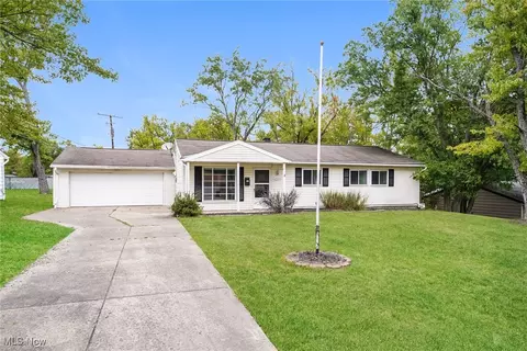 25165 Sandhurst Rd, Bedford Heights, OH 44146