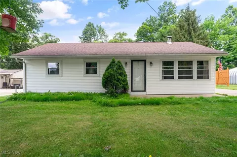 604 Eldon Dr NW, Warren, OH 44483