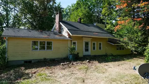 5324 Streeter Rd, Mantua, OH 44255