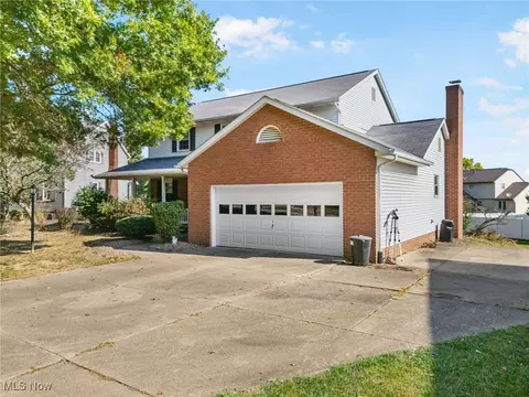 2331 Vixen St NW, North Canton, OH 44720