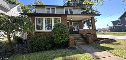 406 N Market St, East Palestine, OH 44413