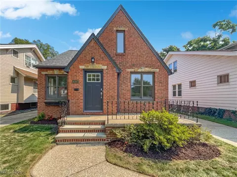4197 W 212th St, Cleveland, OH 44126