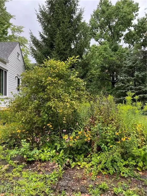 Exterior - 2820 Stark Dr, Willoughby Hills, OH 44094 photo 13 of 15
