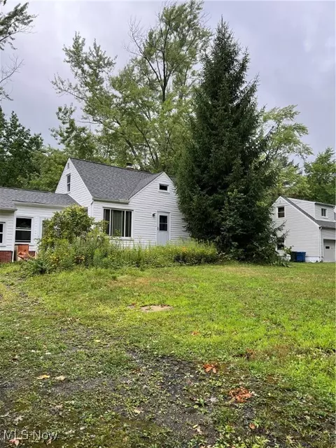 Exterior - 2820 Stark Dr, Willoughby Hills, OH 44094 photo 1 of 15