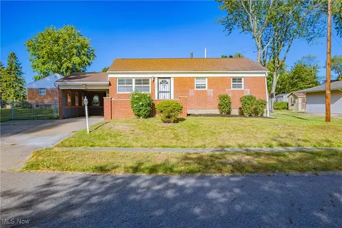3807 Regentview St NE, Canton, OH 44705