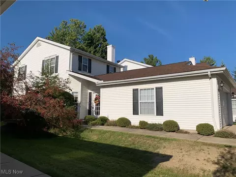 7211 W Cross Creek Trl, Brecksville, OH 44141