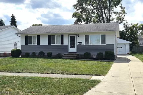 13975 Kathleen Dr, Brook Park, OH 44142