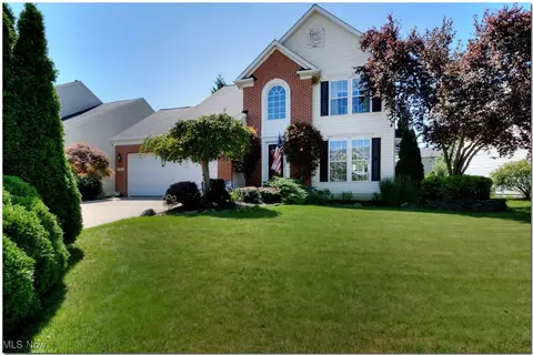 219 Sandstone Ridge Way, Berea, OH 44017