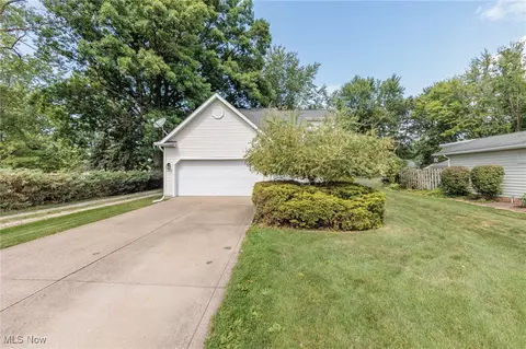 36369 Stevens Blvd, Willoughby, OH 44094 photo 2