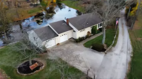1 Kimberly Dr, Mogadore, OH 44260