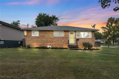 6170 Michael Dr, Brook Park, OH 44142