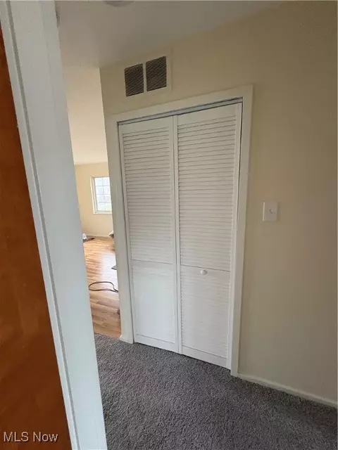 211 E 235th St, Euclid, OH 44123 photo 9