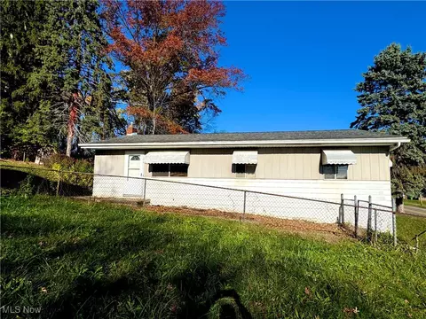306 E State St, Barberton, OH 44203
