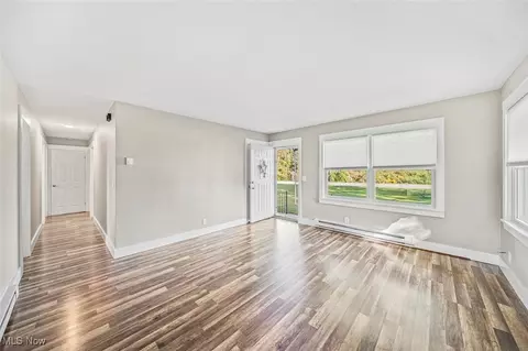 Living - 922 Garrison Rd, Ashtabula, OH 44004 photo 3 of 4