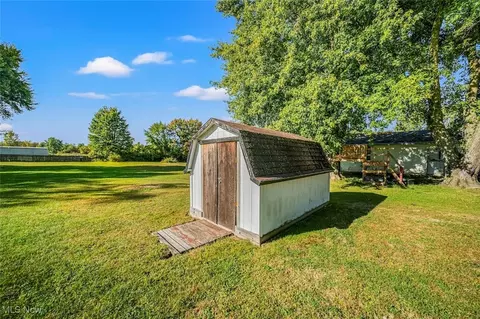 Exterior - 922 Garrison Rd, Ashtabula, OH 44004 photo 8 of 9