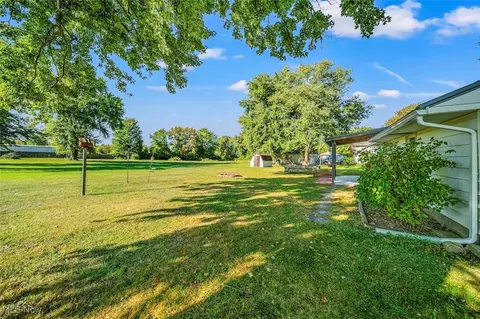 Exterior - 922 Garrison Rd, Ashtabula, OH 44004 photo 2 of 9