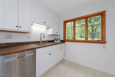 6225 Richmond Rd, Solon, OH 44139 photo 8