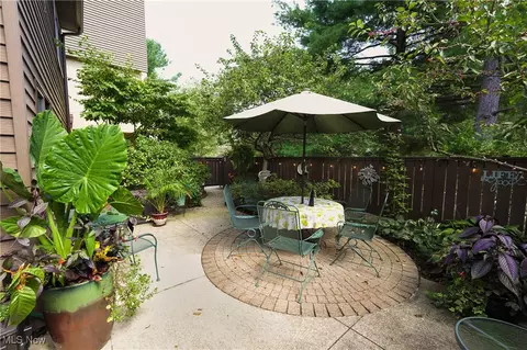 Exterior - 655 Hampton Ridge Dr, Akron, OH 44313 photo 5 of 12