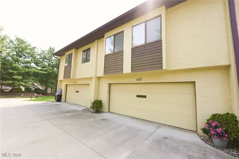 Exterior - 655 Hampton Ridge Dr, Akron, OH 44313 photo 12 of 12