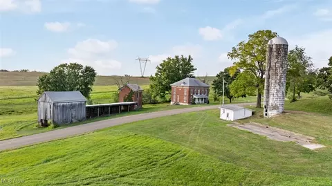 1241 Apollo Rd SE, Carrollton, OH 44615